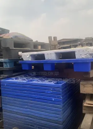 Pure Blue Plastic Pallet Base