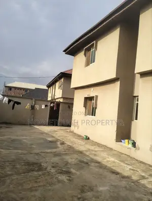 3bdrm Block of Flats in Agric Road Egan for sale