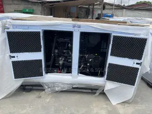 Standard England Perkins Soundproof Diesel Generator 100kva