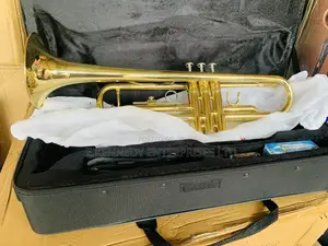 Professional Yamaha Golden Trumpet