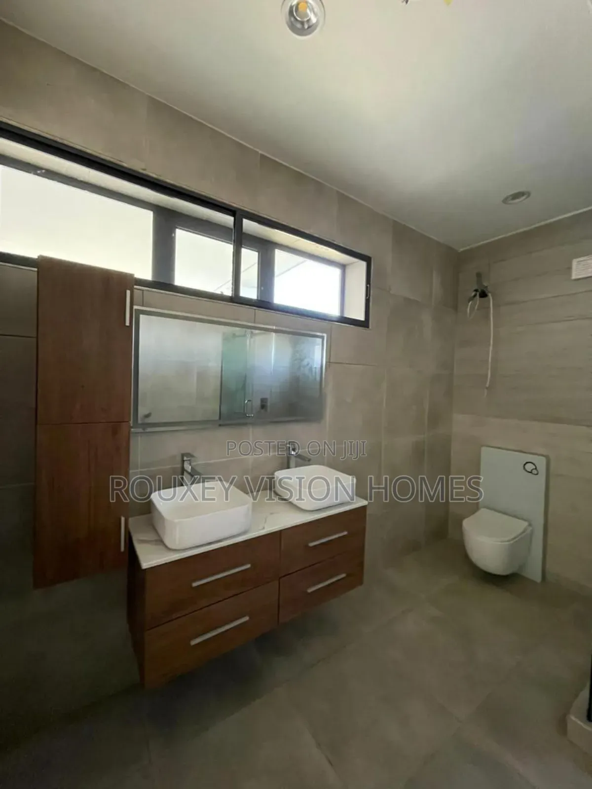 5bdrm Duplex in Ikate for sale