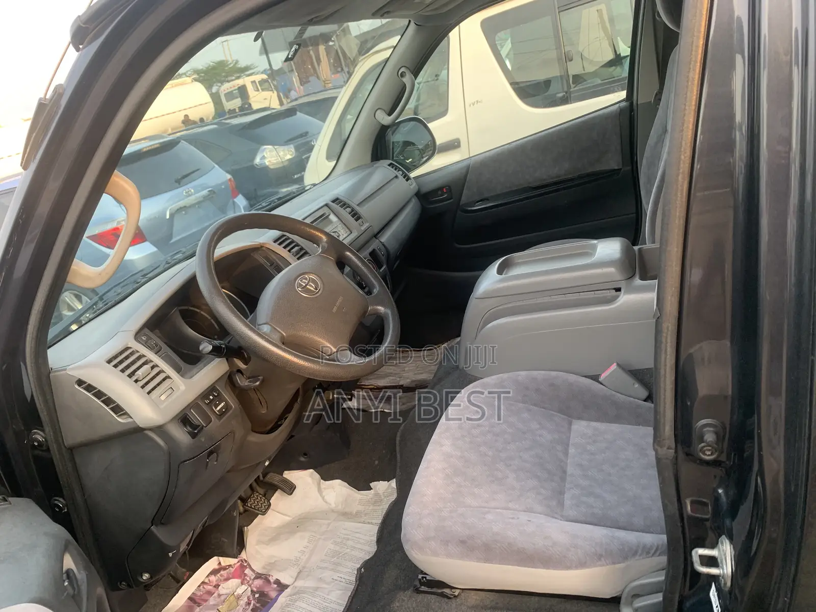 Toyota HiAce 2012 Blue