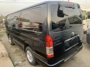 Toyota HiAce 2012 Blue