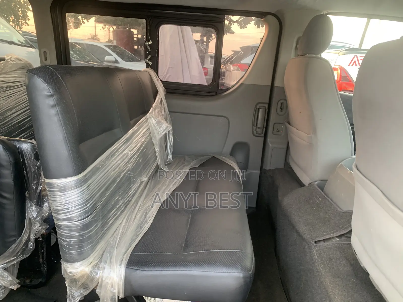Toyota HiAce 2012 Blue