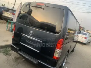 Toyota HiAce 2012 Blue