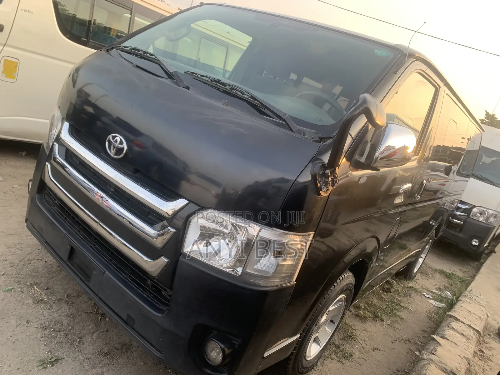 Toyota HiAce 2012 Blue