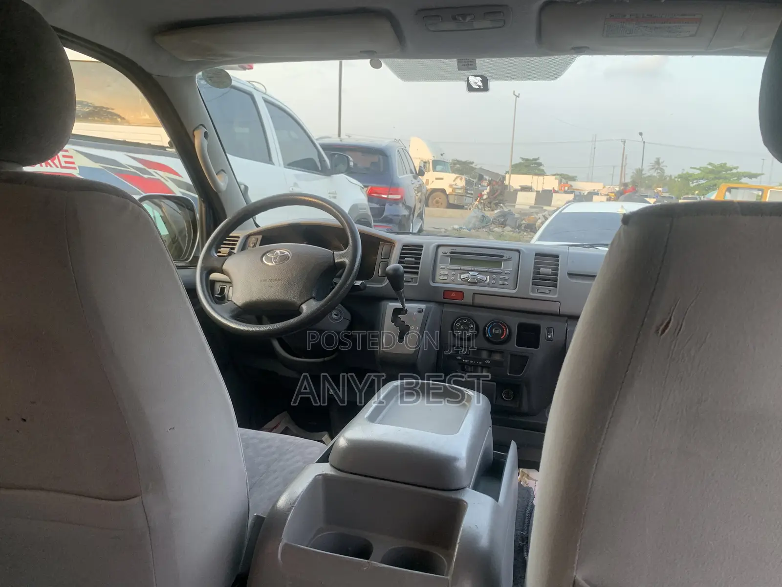 Toyota HiAce 2012 Blue
