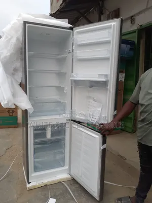 New Hisense 264-l Freezer/Fridge Double Door With Dispenser