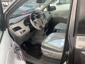 Toyota Sienna 2012 Gray