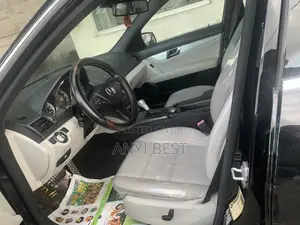 Mercedes-Benz C300 2011 Black