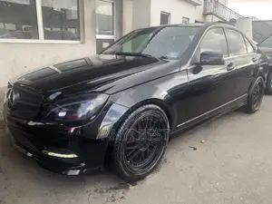 Mercedes-Benz C300 2011 Black