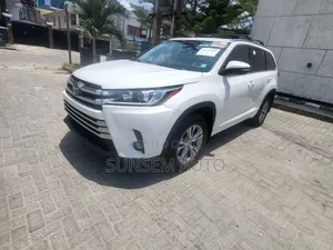 Toyota Highlander XLE V6 4x2 (3.5L 6cyl 6A) 2016 White