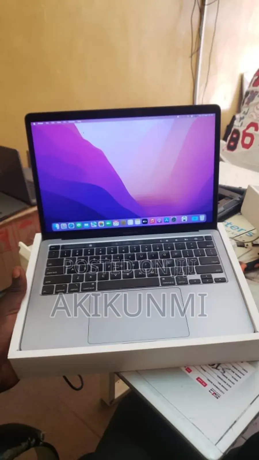 Laptop Apple MacBook Pro 2020 16GB Intel Core I5 SSD 1T