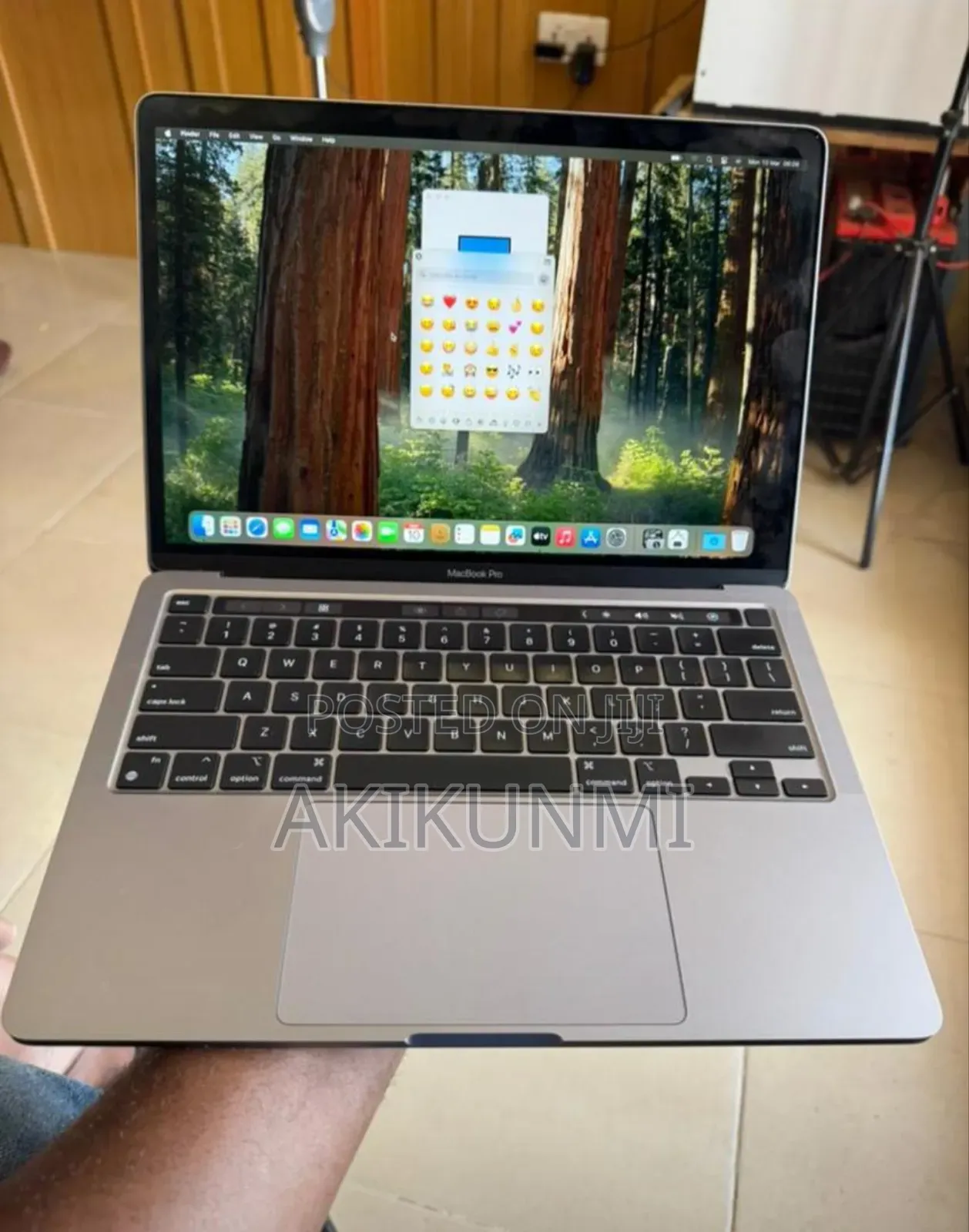 Laptop Apple MacBook Pro 2020 16GB Intel Core I5 SSD 1T