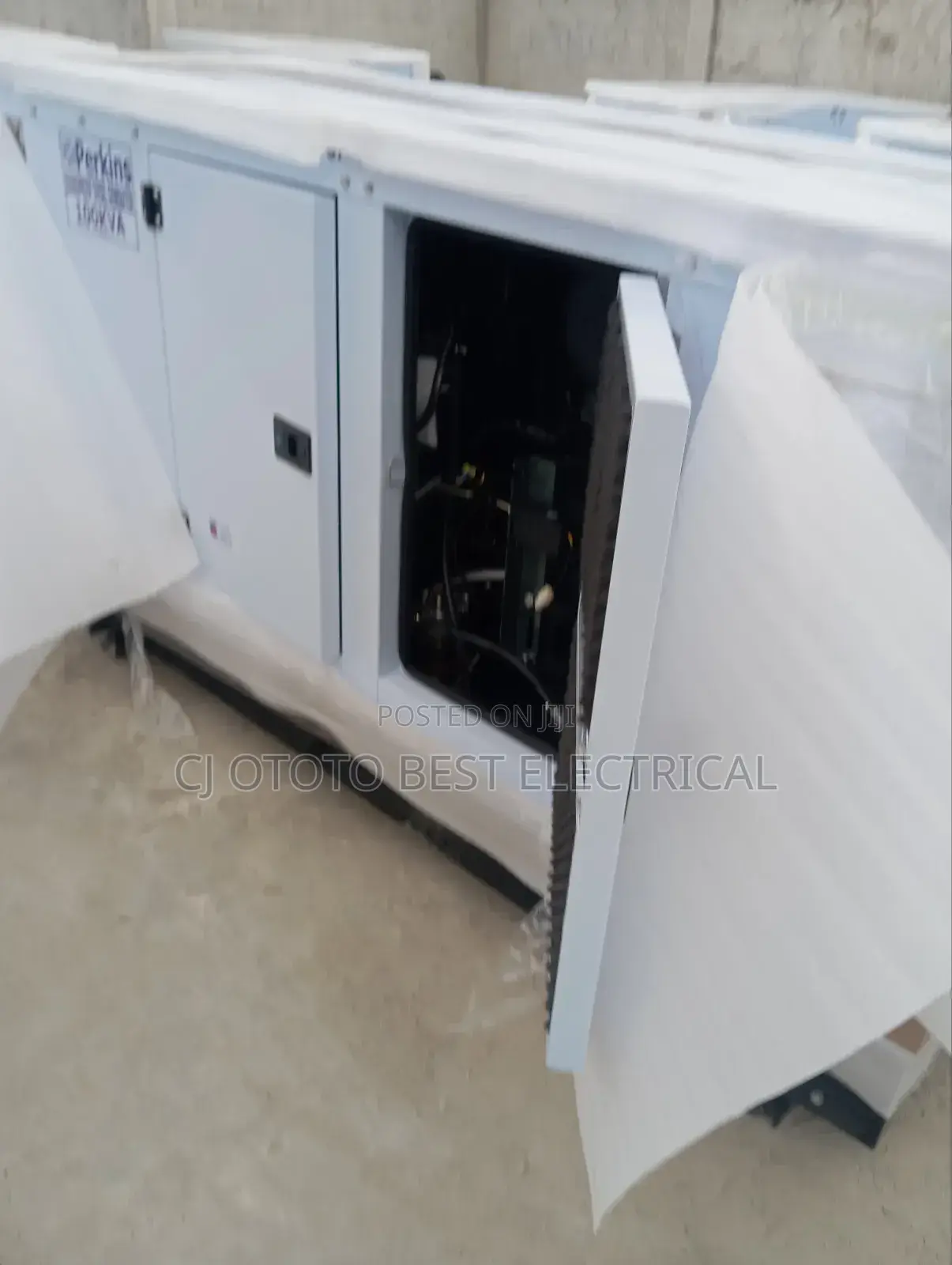 100kva England Perkins Generator Soundproof