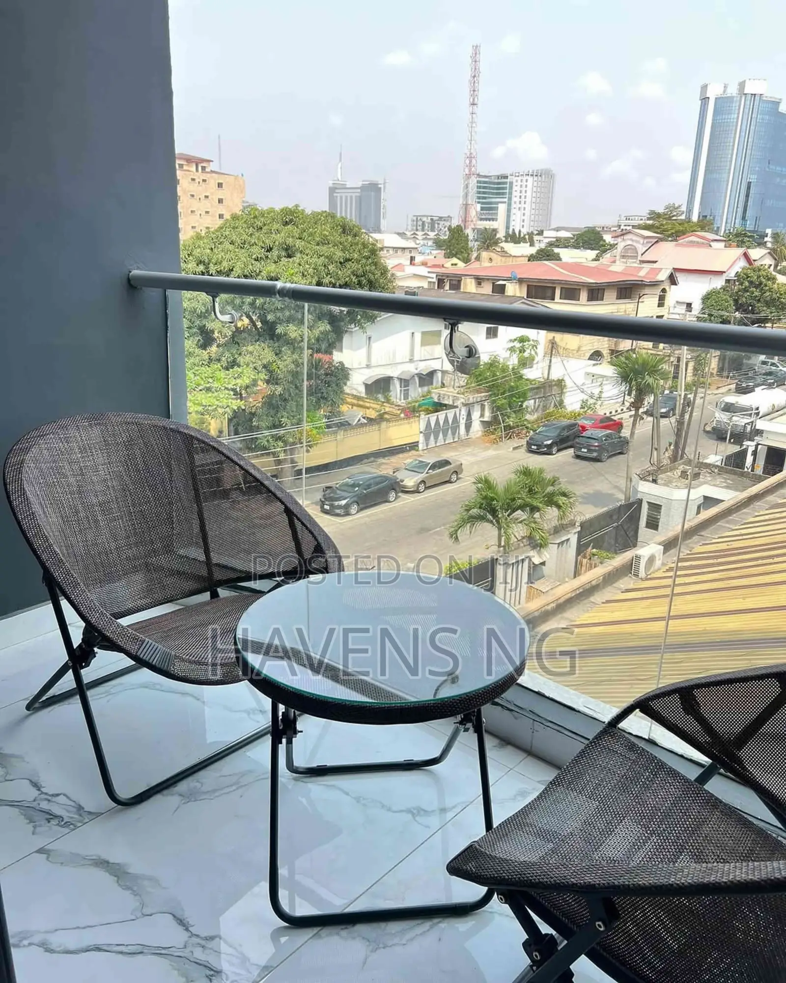 Clean 2-Bedroom Apartment Available for Short Let.