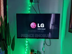 Photo - Lg Smart Tv 32lq63