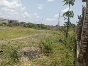 5 Plot for Sale on the Express Way