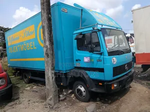 Mercedes-Benz Truck 814 2011 Blue