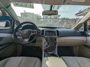 Toyota Venza LE FWD 2013 Gray