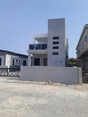 3bdrm Duplex in Private Estate, Lakowe for sale