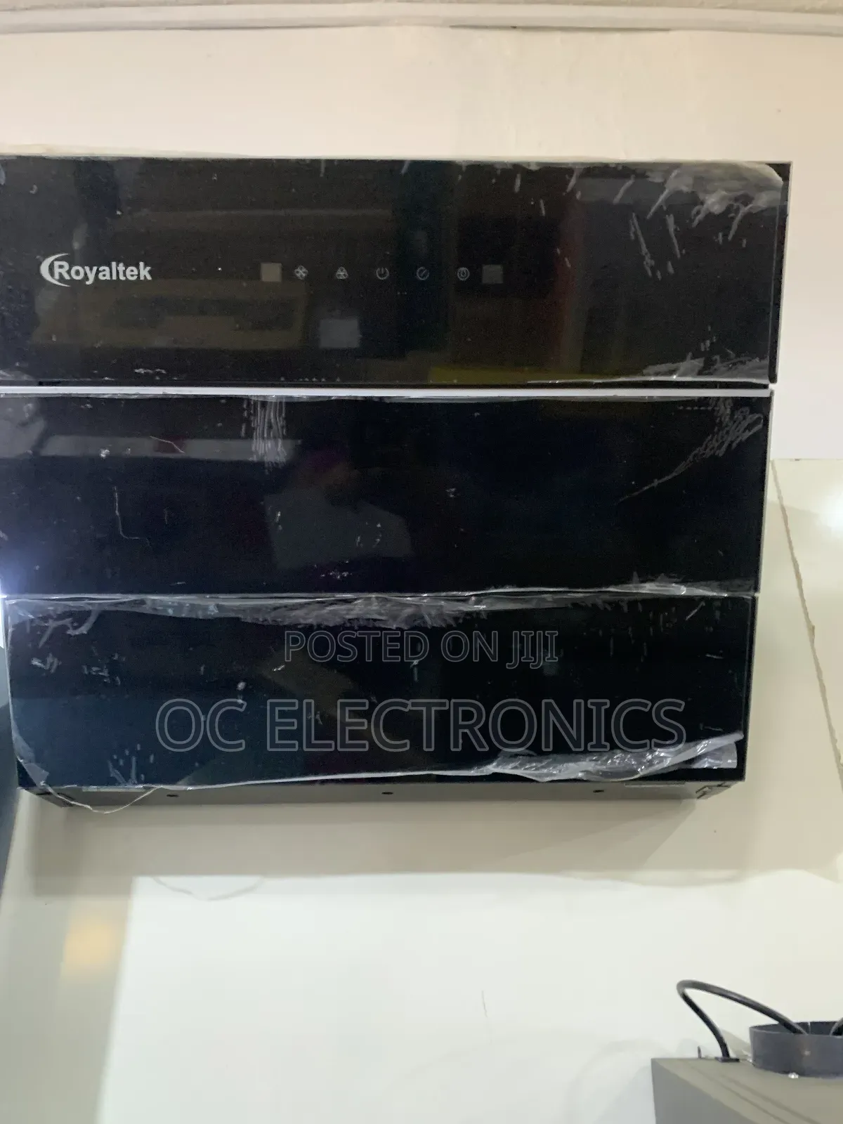 Royaltek Smoke Extractor Black
