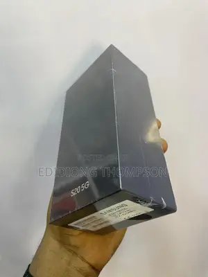 New Samsung Galaxy S20 128 GB