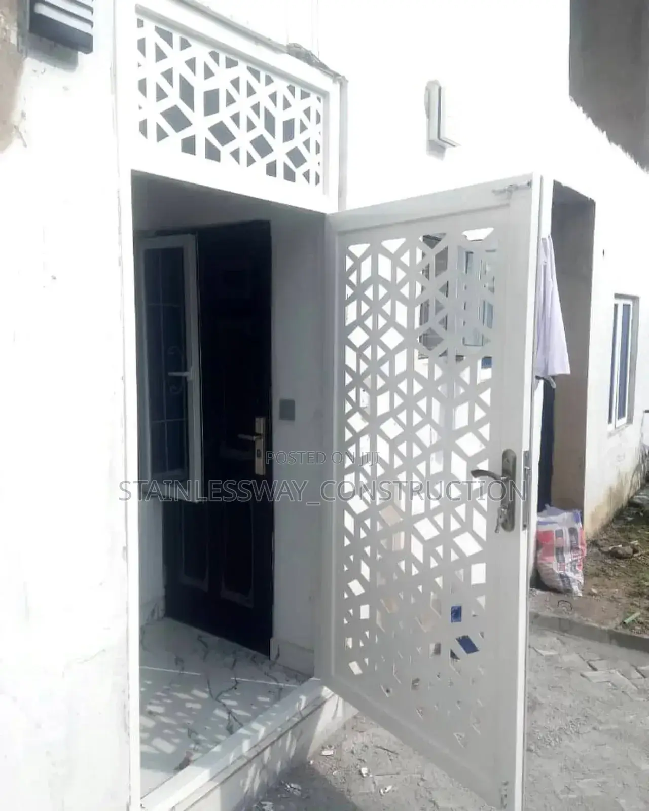 Accucut Railings