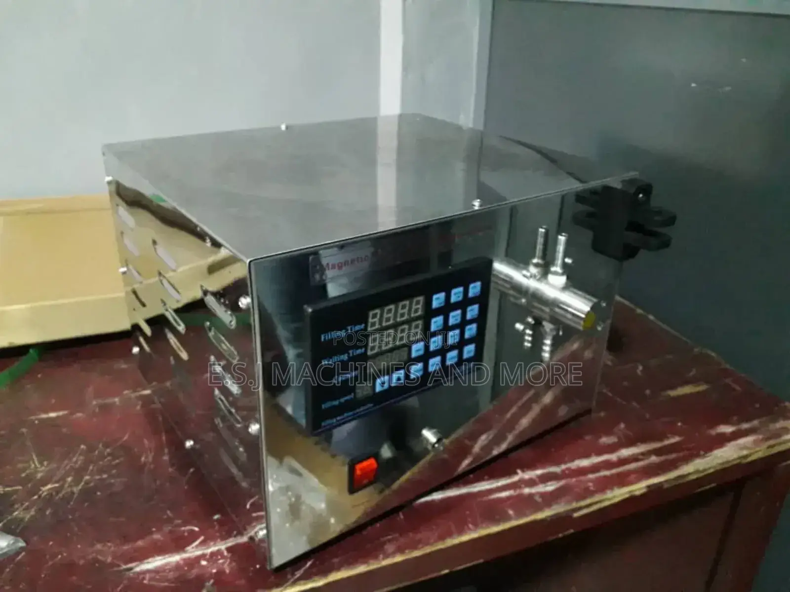 Liquid Filling Machine With Magnetic Pump