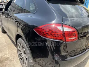 Porsche Cayenne 4dr SUV AWD (3.6L 6cyl 6M) 2014 Black