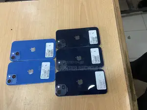 Photo - Apple iPhone 13 128 GB Gray