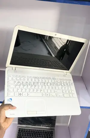 Photo - Laptop Toshiba Satellite C855 4GB Intel Pentium HDD 250GB