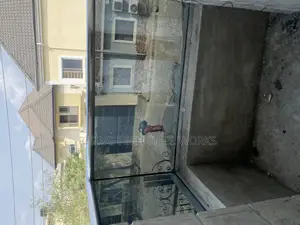 Grove Pipe Top Frameless Glass Top
