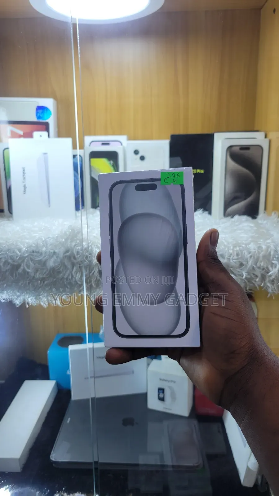 New Apple iPhone 15 256 GB Black