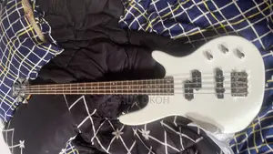Photo - Ibanez Bass Guitar
