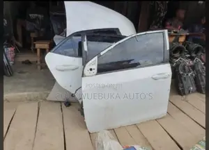 Door Corolla 2017