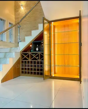 Stair-Case Wine Bar 