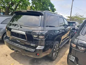 Toyota Sequoia 2015 Black