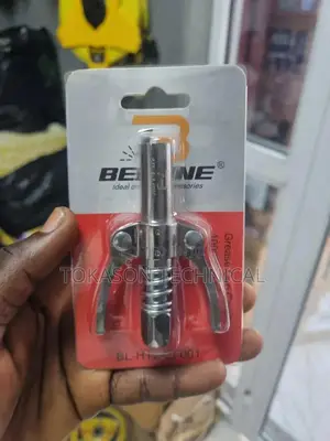 Double Handle Grease Gun Coupler.