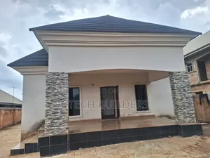4bdrm Bungalow in Benin City for sale