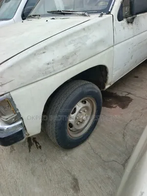 Nissan Pick-Up 1994 White