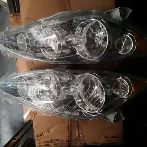 Set Head Lamp for Toyota Camry 2005-2006 Model