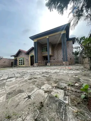 7bdrm Duplex in Rumuaghulu Port for sale
