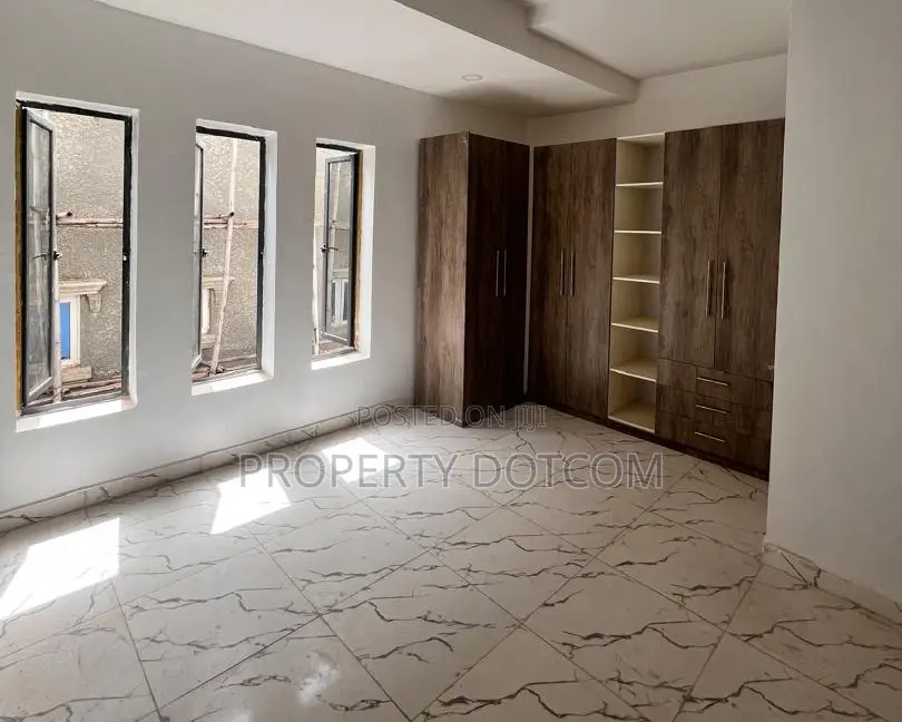 3bdrm Block of Flats in Jahi for sale