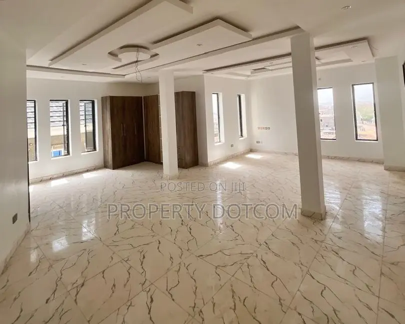 3bdrm Block of Flats in Jahi for sale