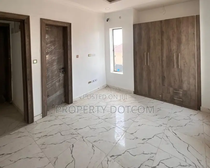 3bdrm Block of Flats in Jahi for sale