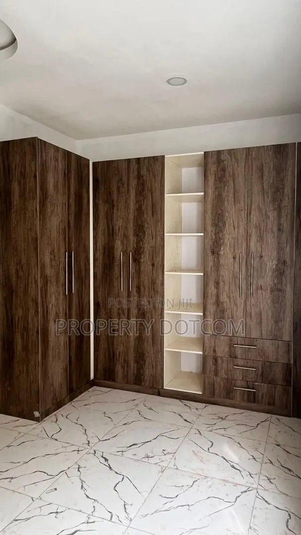 3bdrm Block of Flats in Jahi for sale