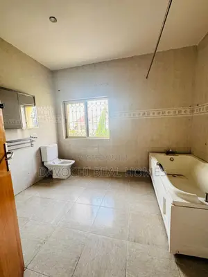 5bdrm Apartment in Vgc, Lekki Phase 2 for rent