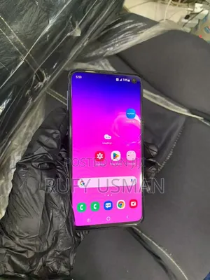 Photo - Samsung Galaxy S10e 128 GB Black
