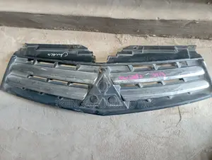 Front Grill Mitsubishi L200 2010